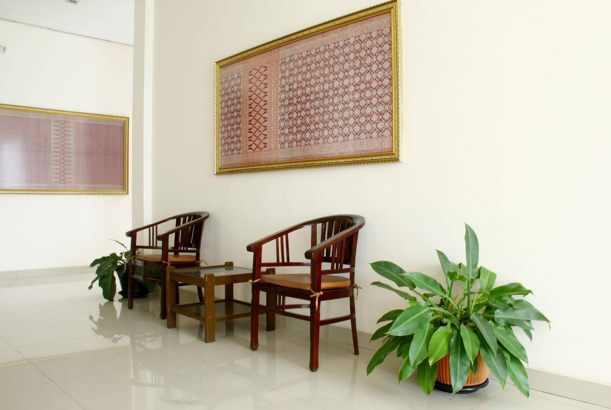 Reddoorz Plus @ Natuna Bandung Exterior photo
